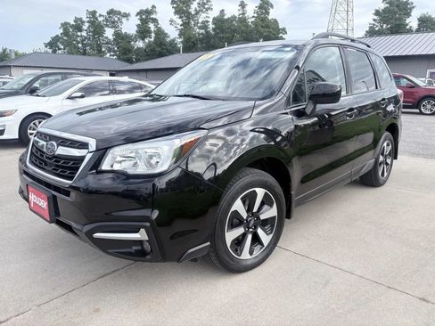 Used 2018 Subaru Forester 2.5i Premium AWD/4WD image 3