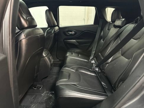 Used 2022 Jeep Cherokee Limited AWD/4WD image 22