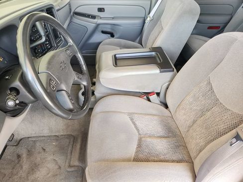 Used 2005 Chevrolet Tahoe LS RWD image 3