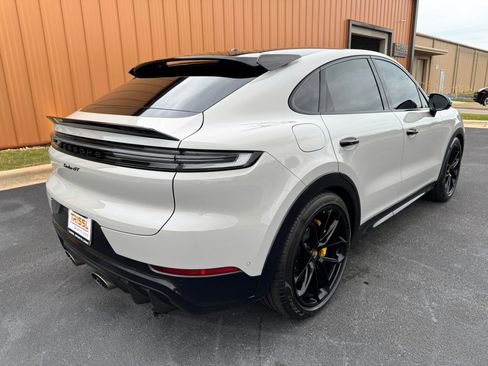 Used 2024 Porsche Cayenne Turbo GT AWD/4WD image 7