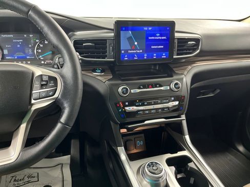 Used 2020 Ford Explorer Limited image 19