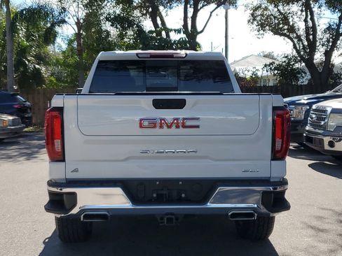Certified 2022 GMC Sierra 1500 SLT w/ SLT Convenience Package image 4