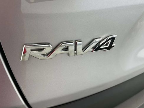 Used 2025 Toyota RAV4 XLE AWD/4WD image 10
