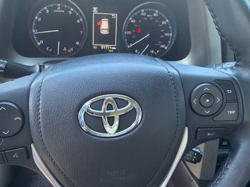 Used 2018 Toyota RAV4 XLE w/ Plus Extra Value Package AWD/4WD image 19