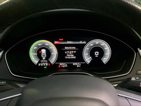 Used 2024 Audi Q5 e Prestige w/ Prestige Package image 25