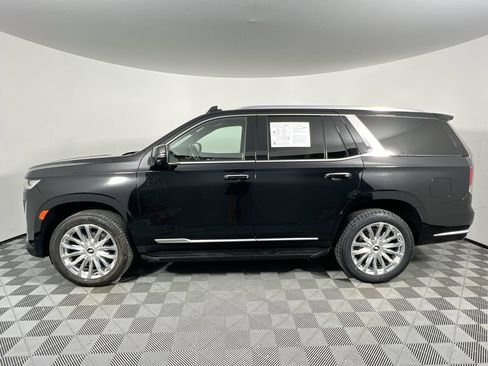 Used 2024 Cadillac Escalade Premium Luxury RWD image 6