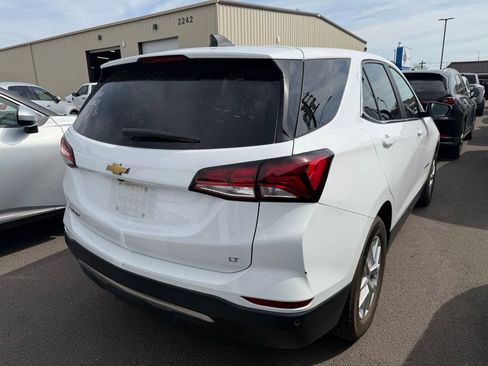 Used 2024 Chevrolet Equinox LT image 2