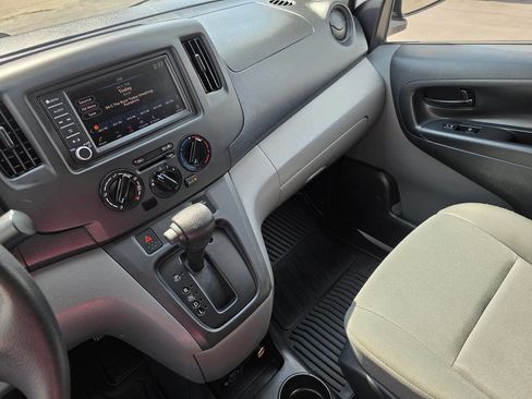 Used 2020 Nissan NV200 S image 20