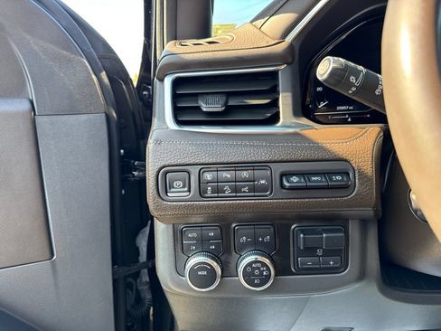 Used 2024 GMC Yukon Denali w/ Advanced Technology Package AWD/4WD image 12