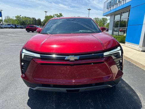 Used 2024 Chevrolet Blazer EV LT AWD/4WD image 12