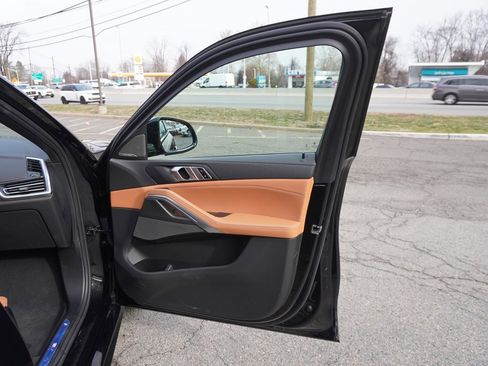 Used 2023 BMW X6 xDrive40i w/ M Sport Package image 31