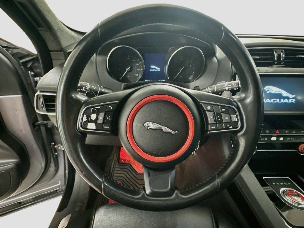 Used 2020 Jaguar F-PACE Premium AWD/4WD image 12