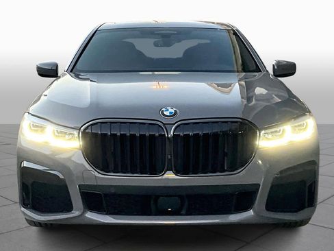 Used 2022 BMW 750i xDrive w/ Executive Package image 3