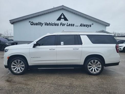 Used 2021 Chevrolet Suburban Premier w/ Premium Package image 26