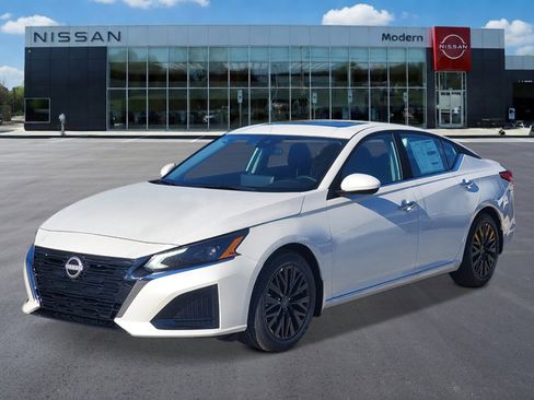 New 2026 Nissan Altima 2.5 SV FWD image 1