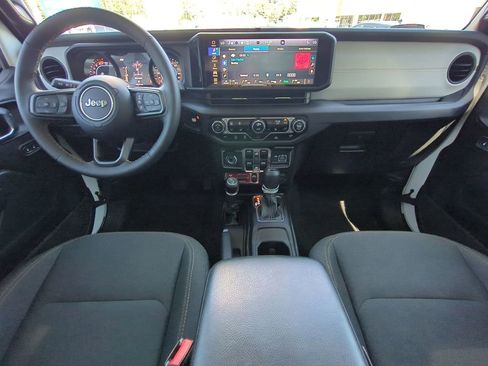 Used 2024 Jeep Wrangler Unlimited Sport AWD/4WD image 18
