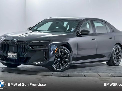 Used 2025 BMW i7 xDrive60 AWD/4WD image 1