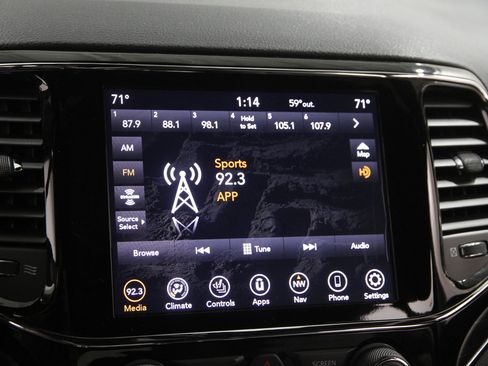 Used 2020 Jeep Grand Cherokee Limited image 9