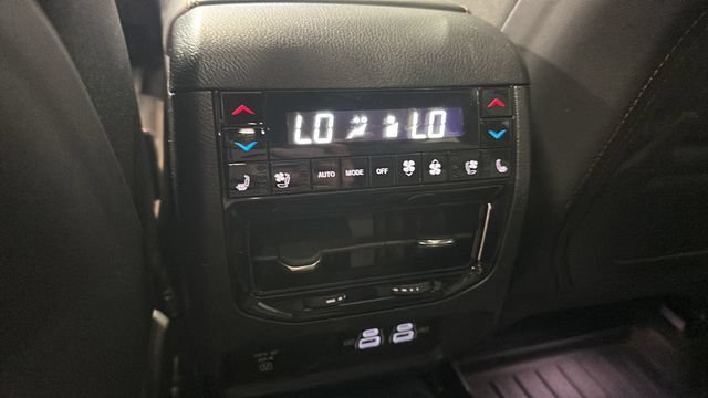 Used 2024 Jeep Grand Cherokee Summit AWD/4WD image 33