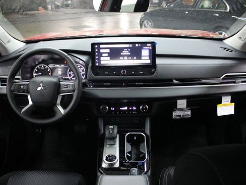 New 2026 Mitsubishi Outlander ES FWD image 19
