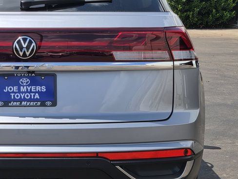 Used 2026 Volkswagen Atlas Cross Sport SE FWD image 9