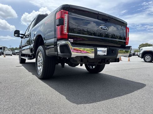 Used 2025 Ford F250 Lariat w/ Chrome Package image 8