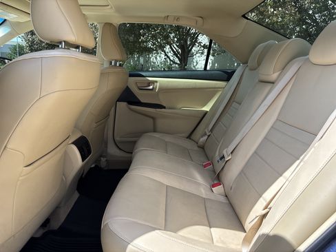 Used 2017 Toyota Camry XLE FWD image 30