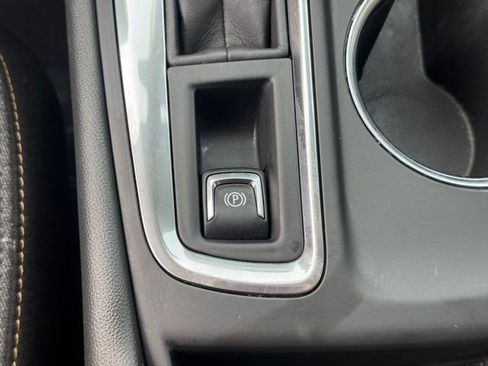 Used 2024 Chevrolet Equinox LT FWD image 26