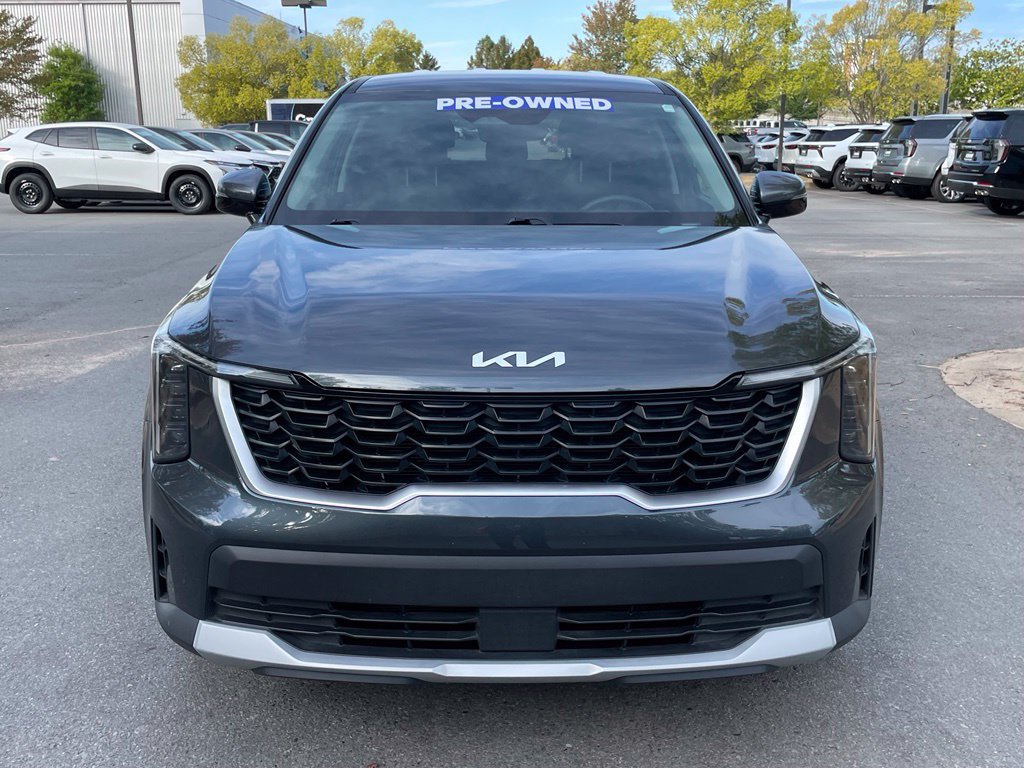Used 2024 Kia Sorento LX FWD image 2