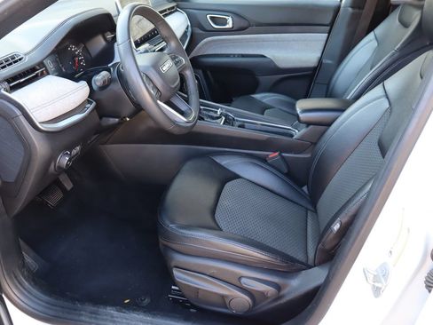 Used 2024 Jeep Compass Latitude AWD/4WD image 14