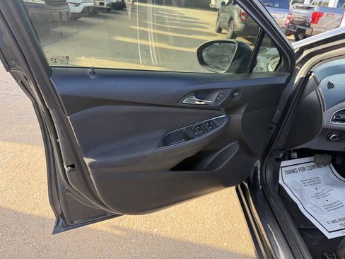 Used 2018 Chevrolet Cruze LT w/ Convenience Package FWD image 8