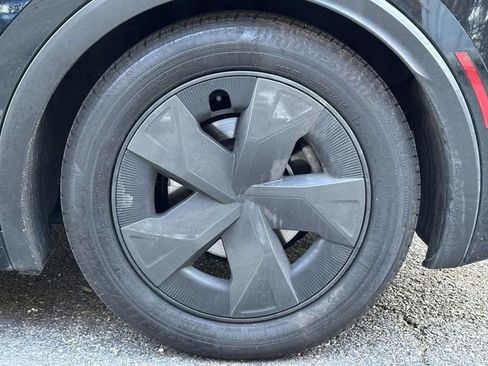 Used 2025 Toyota Prius LE image 8