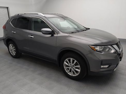 Used 2019 Nissan Rogue SV image 11