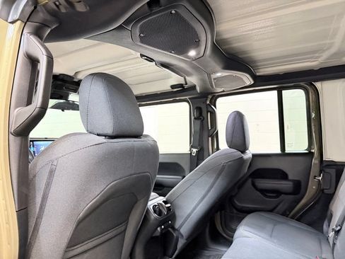 Used 2025 Jeep Wrangler Unlimited Sport AWD/4WD image 18