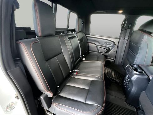 Used 2024 Nissan Titan PRO-4X w/ Pro-4x Convenience Package AWD/4WD image 21