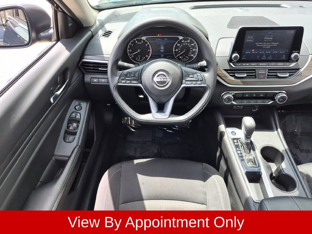 Used 2025 Nissan Altima 2.5 SV FWD image 23