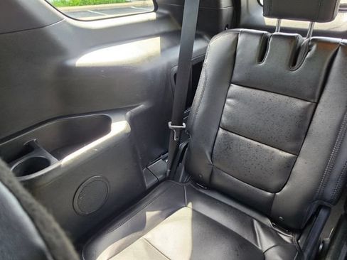 Used 2016 Ford Explorer XLT w/ Equipment Group 202A FWD image 42
