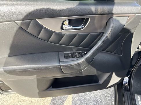 Used 2017 INFINITI QX70 Base image 20