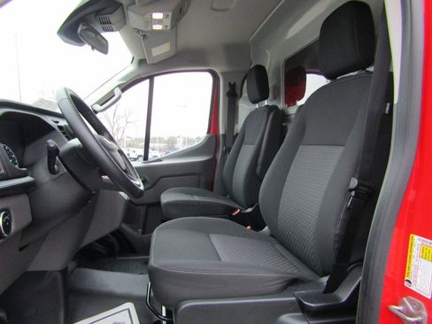 Used 2024 Ford E-Transit Base image 14