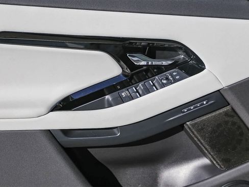 Certified 2025 Land Rover Range Rover Evoque S image 19