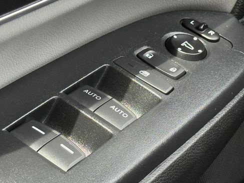 Used 2017 Honda CR-V Touring image 17
