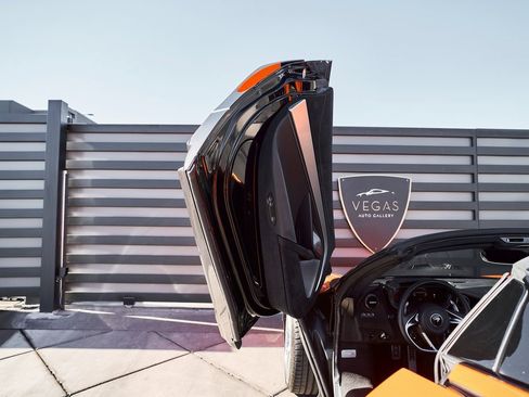 Used 2024 McLaren 750S Spider image 34