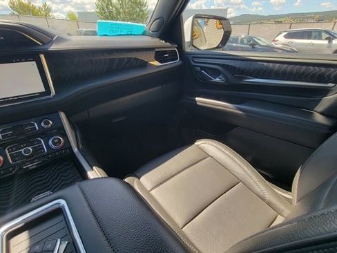 Used 2023 GMC Yukon Denali AWD/4WD image 17