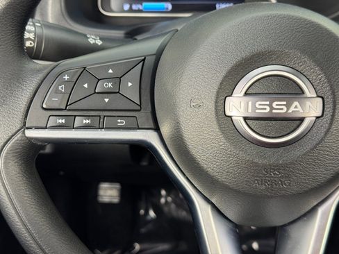 Used 2025 Nissan Leaf S image 19