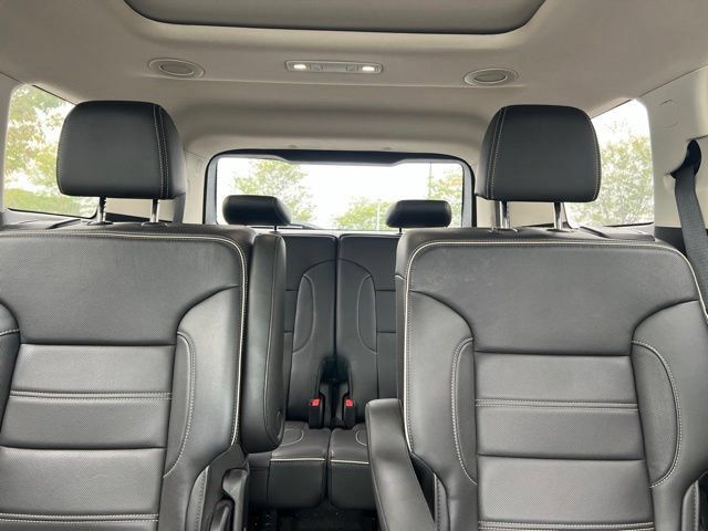 Used 2020 GMC Acadia Denali w/ Technology Package AWD/4WD image 32