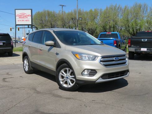 Used 2017 Ford Escape SE image 1