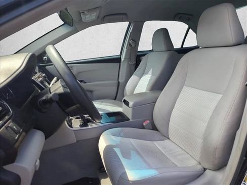 Used 2017 Toyota Camry LE FWD image 18