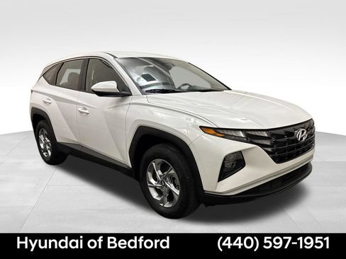 Used 2023 Hyundai Tucson SE AWD/4WD image 3