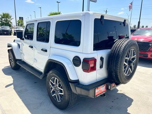 Used 2024 Jeep Wrangler Unlimited Sahara AWD/4WD image 4