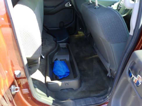 Used 2018 Nissan Frontier PRO-4X image 27